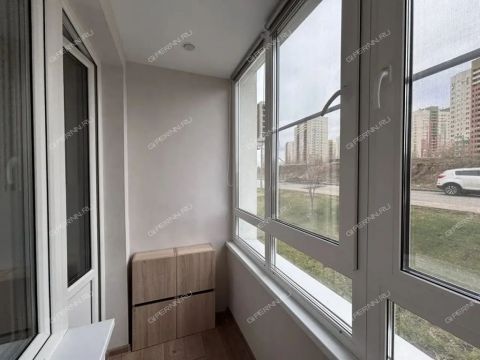 2-komnatnaya-ul-akademika-chazova-d-2 фото