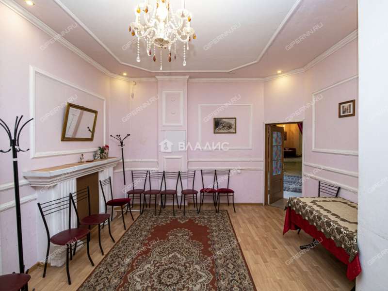 здание под офис, торговую площадь на улице Баранова